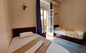 Travelers House Hostel